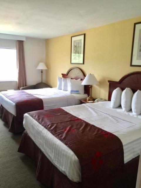 Days Inn & Suites By Wyndham Laurel Near Fort Meade Экстерьер фото