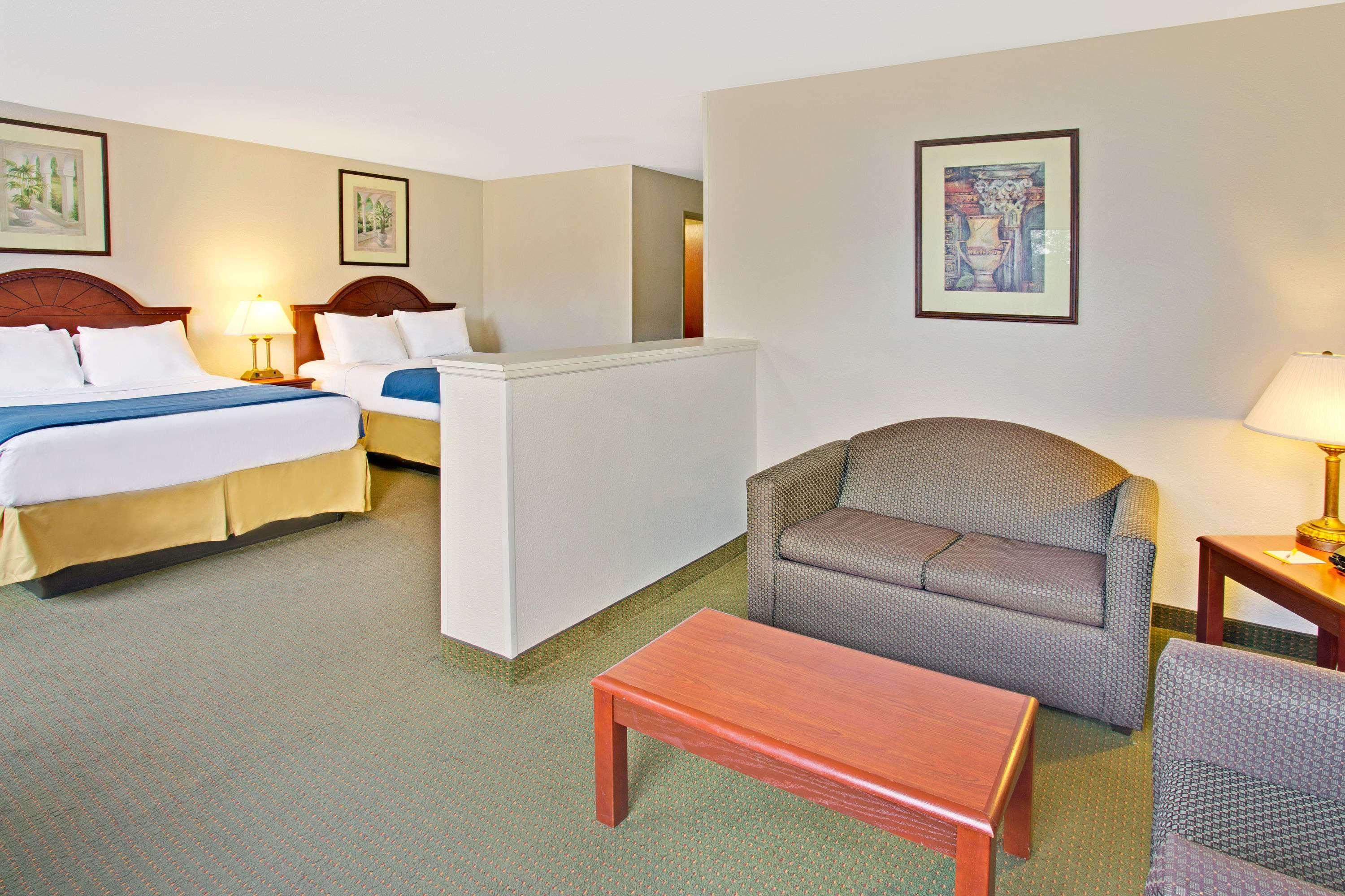 Days Inn & Suites By Wyndham Laurel Near Fort Meade Экстерьер фото