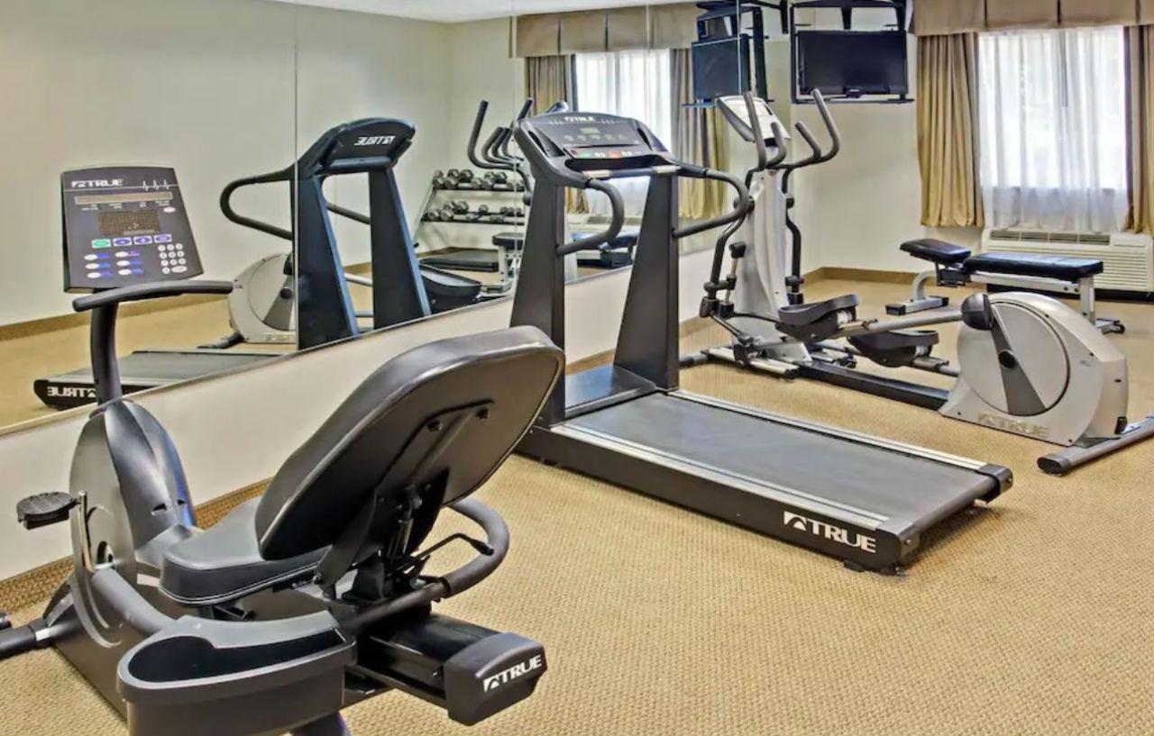Days Inn & Suites By Wyndham Laurel Near Fort Meade Экстерьер фото